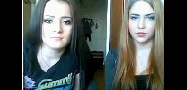  two girls camming together from europe -tinycam.org